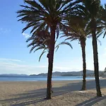 2 Pieces, Climatise, 100m Plage, Parking, - Fr-1-251-218 Lägenhet Le Lavandou