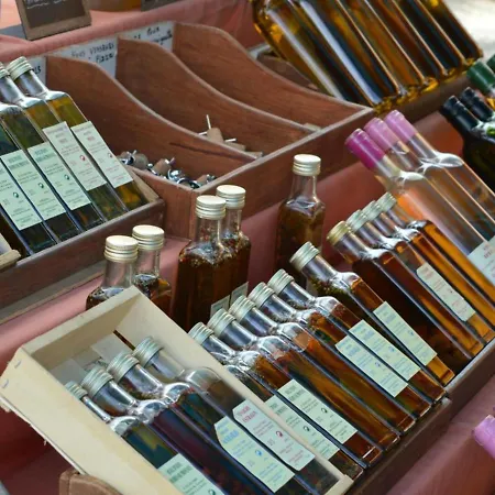 2 Pieces, Climatise, 100m Plage, Parking, - Fr-1-251-218 * Le Lavandou